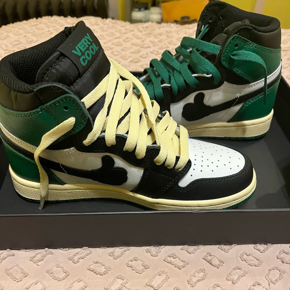 VERY COOL BRAND THUMBS UP HI “BLACK TOE PINE”